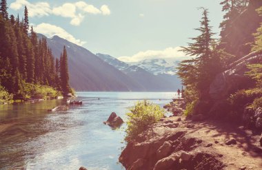 Garibaldi göl kenarında Whistler