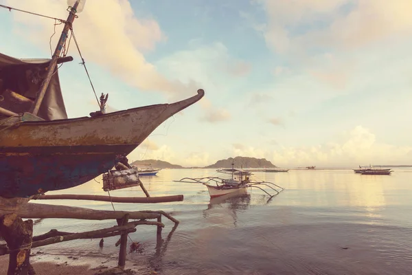 Παραδοσιακό σκάφος στις Φιλιππίνες — Φωτογραφία Αρχείου