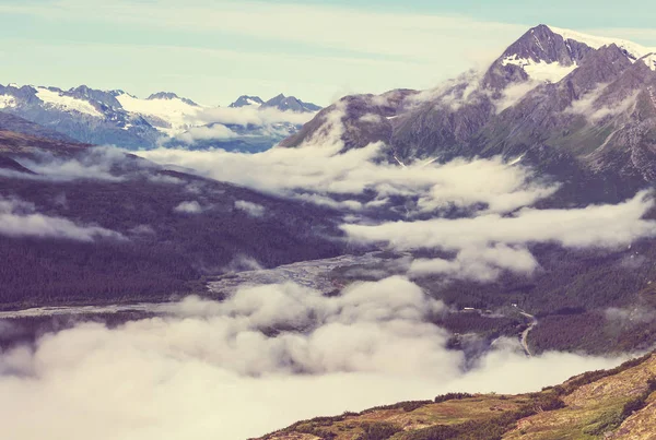 Pittoreska bergen i Alaska — Stockfoto