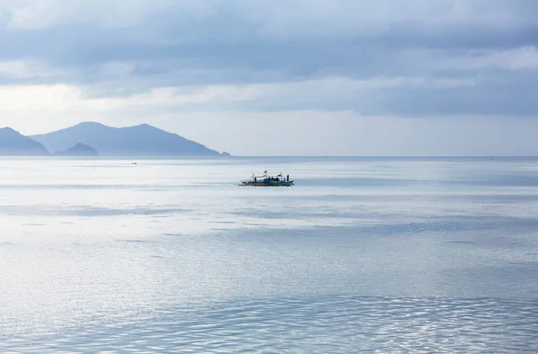 Fantastische schilderachtige uitzicht op zee baai — Stockfoto