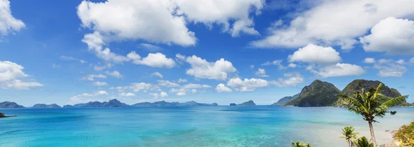 Atemberaubende Aussicht auf die Meeresbucht — Stockfoto