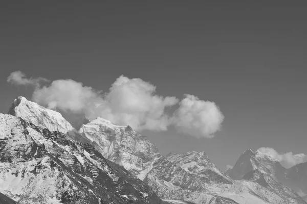 喜马拉雅Sagarmatha地区的山脉 — 图库照片
