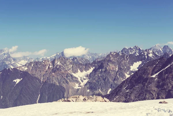 Hohe Kaukasusberge — Stockfoto