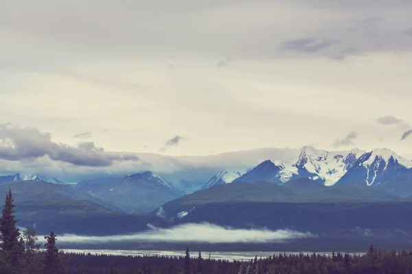 Malerische Berge von alaska — Stockfoto