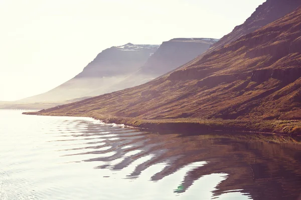 Prachtig ijslands landschap. — Stockfoto