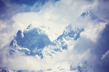 Himalaya Dağları kar ile kaplı