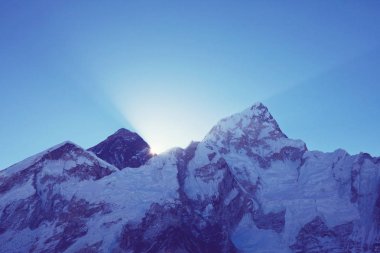 Himalaya Dağları kar ile kaplı