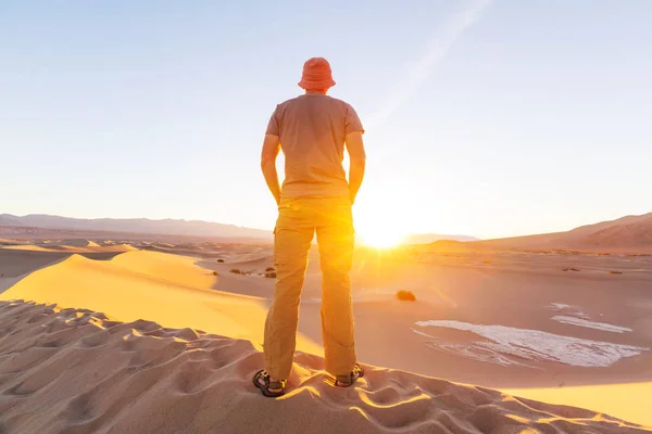 Caminhada no deserto — Fotografia de Stock