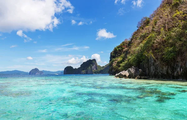 Atemberaubende Aussicht auf die Meeresbucht — Stockfoto