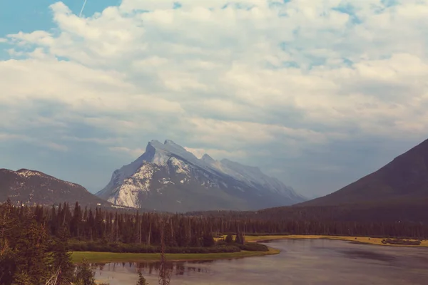 Picturesque mountain view — Stock Photo, Image