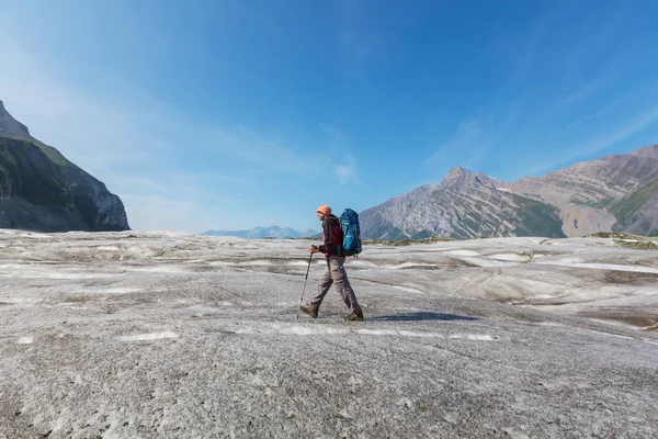 Hike in  Alaska at summertime — Stock Photo, Image