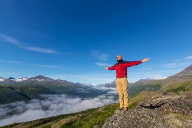 Yaz zamanı Alaska 'da yürüyüş