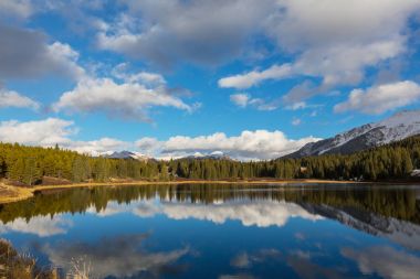 Colorado Rocky dağlarında dağ manzarası
