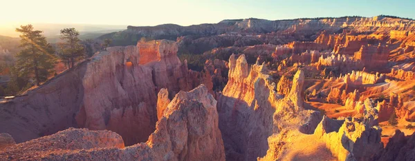 Güzel renkli pembe kayalar — Stok fotoğraf