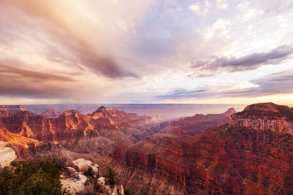 Picturesque landscapes of the Grand Canyon — Stock Photo, Image