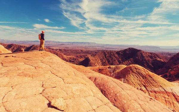 Caminhante nas montanhas do Utah — Fotografia de Stock