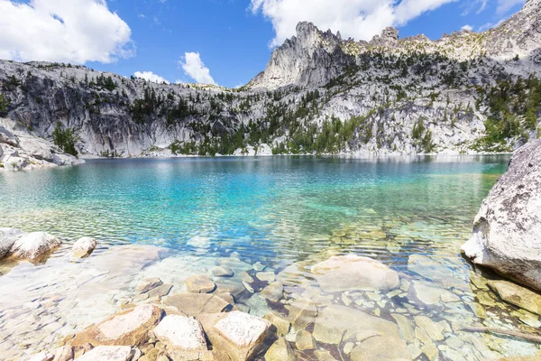 Vacker alpin sjö — Stockfoto
