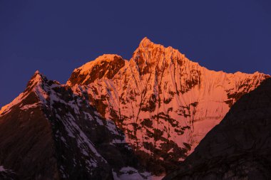 Güzel dağlarının Cordillera yükseltisidir manzaralar