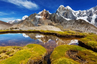 Güzel dağlarının Cordillera yükseltisidir manzaralar