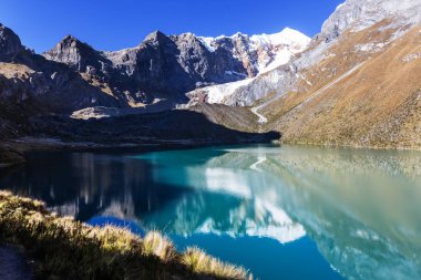 Güzel dağlarının Cordillera yükseltisidir manzaralar