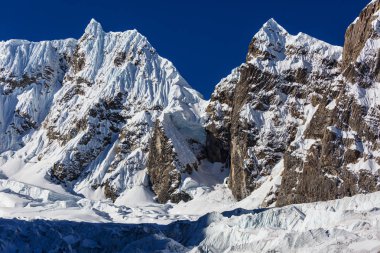 Güzel dağlarının Cordillera yükseltisidir manzaralar