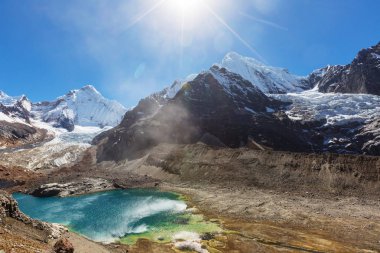 Güzel dağlarının Cordillera yükseltisidir manzaralar