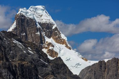 Güzel dağlarının Cordillera yükseltisidir manzaralar