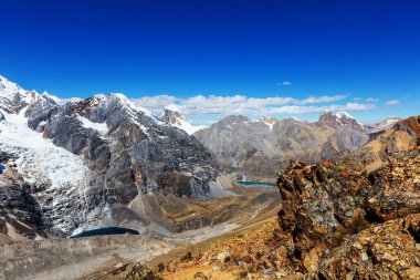 Güzel dağlarının Cordillera yükseltisidir manzaralar
