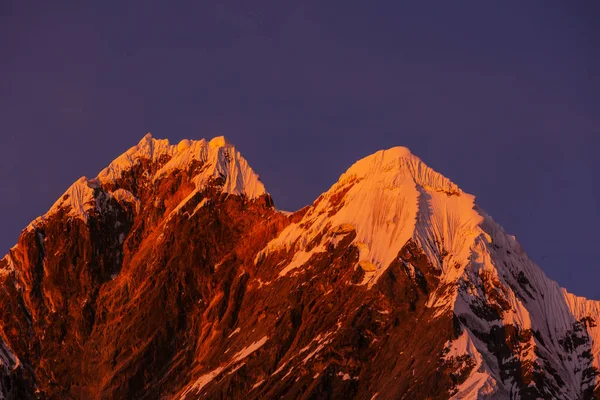 Güzel dağlarının Cordillera yükseltisidir manzaralar