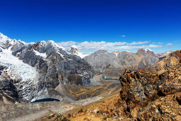 Güzel dağlarının Cordillera yükseltisidir manzaralar