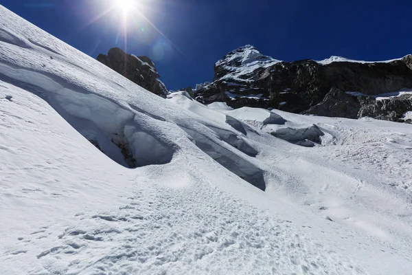 Güzel dağlarının Cordillera yükseltisidir manzaralar