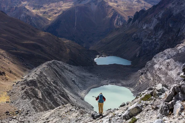 Wandelen scène in Cordillera bergen — Stockfoto