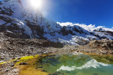Güzel dağlarının Cordillera yükseltisidir manzaralar