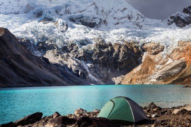 Güzel dağlarının Cordillera yükseltisidir manzaralar