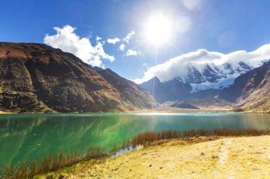 Güzel dağlarının Cordillera yükseltisidir manzaralar