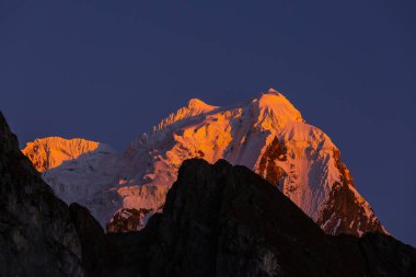 Güzel dağlarının Cordillera yükseltisidir manzaralar