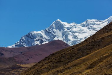 Güzel dağlarının Cordillera yükseltisidir manzaralar