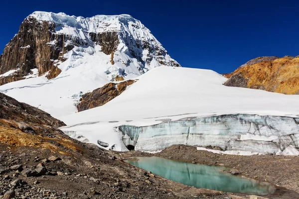 Güzel dağlarının Cordillera yükseltisidir manzaralar