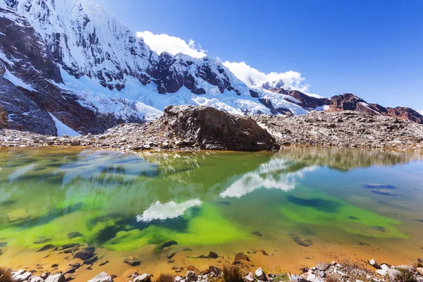 Güzel dağlarının Cordillera yükseltisidir manzaralar
