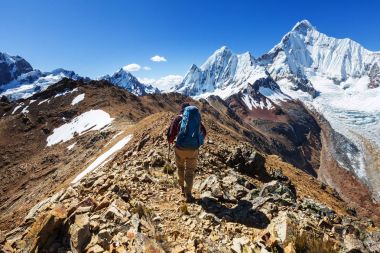 Cordillera dağlarında yürüyüş sahne