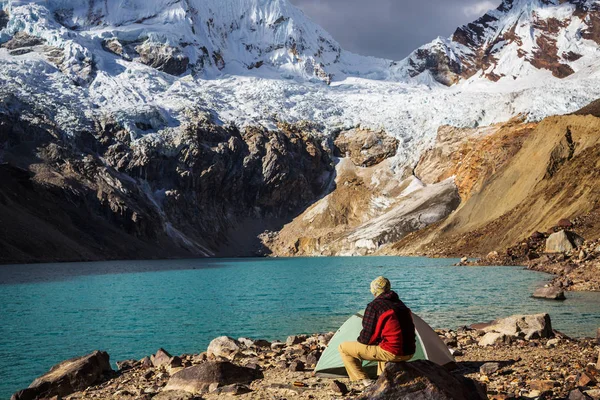 Cordillera dağlarında yürüyüş sahne