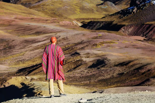 Scène de randonnée dans les montagnes de la Cordillère — Photo