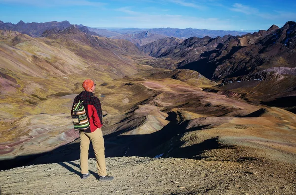 Scène de randonnée à Vinicunca — Photo