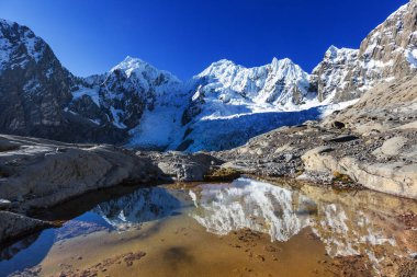 Güzel dağlarının Cordillera yükseltisidir manzaralar