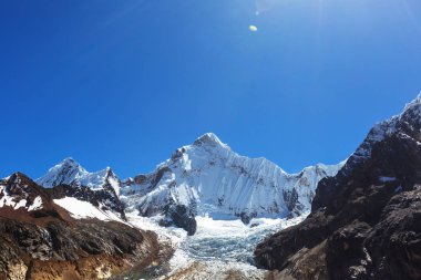 Güzel dağlarının Cordillera yükseltisidir manzaralar
