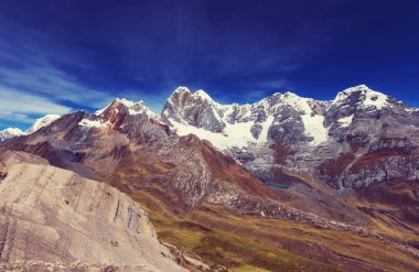 Güzel dağlarının Cordillera yükseltisidir manzaralar