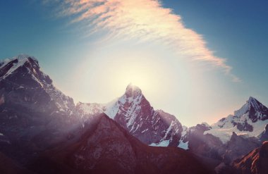 Güzel dağlarının Cordillera yükseltisidir manzaralar