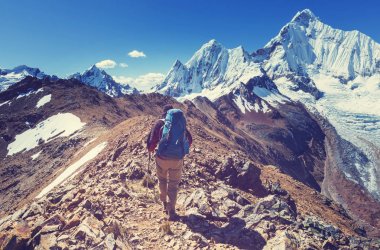 Cordillera dağlarında yürüyüş sahne