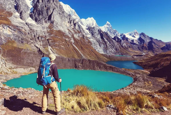 Escena de senderismo en las montañas Cordillera — Foto de Stock