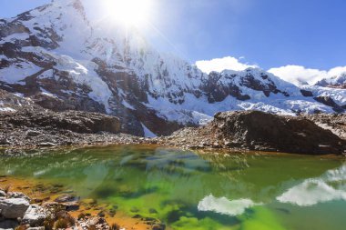 Cordillera yükseltisidir güzel dağ manzarası